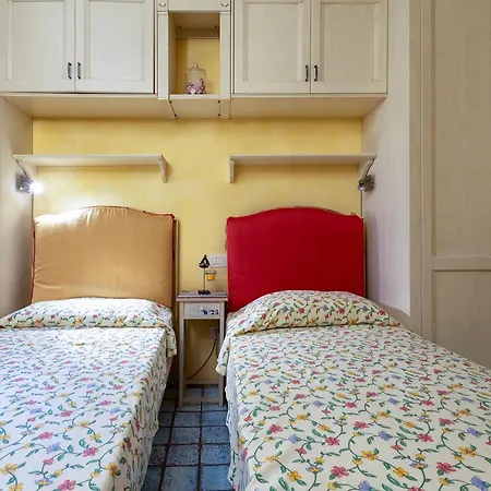 Casa Marina Дом отдыха Стинтино